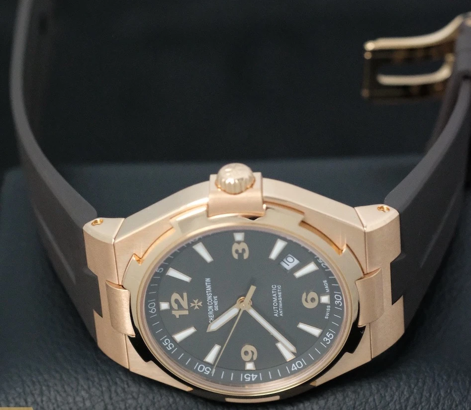 Купить элитные часы Vacheron Constantin Overseas Automatic 42Mm 47040/000r: в наличии в Москве!
