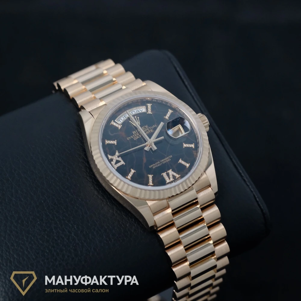 Купить элитные часы Rolex OYSTER PERPETUAL DAY‑DATE 36 EVEROSE GOLD EISENKIESEL 128235: в наличии в Москве!