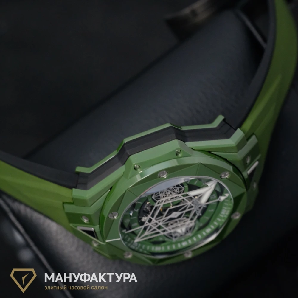 Купить элитные часы Hublot Big Bang Sang Bleu II Green Ceramic 418.GX.5207.RX.MXM22 : в наличии в Москве!
