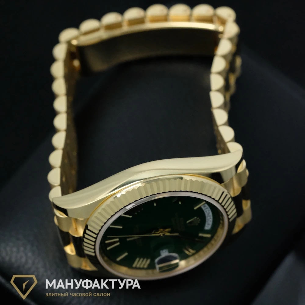 Купить элитные часы Rolex Day Date 40mm Yellow Gold New Green Dial 228238: в наличии в Москве!
