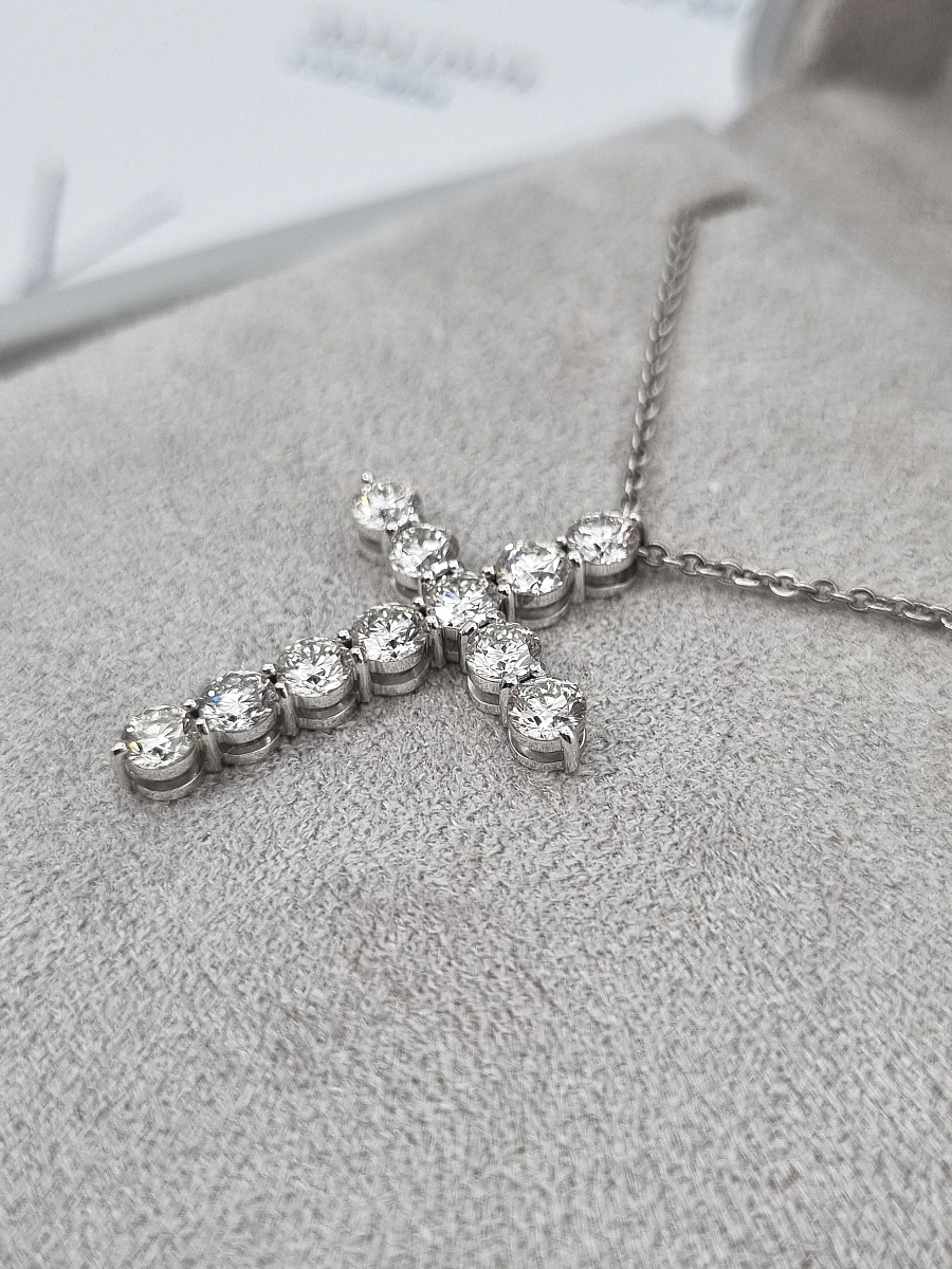 Купить украшение NO NAME Крест с бриллиантами 1,95 ct. : в наличии в Москве!