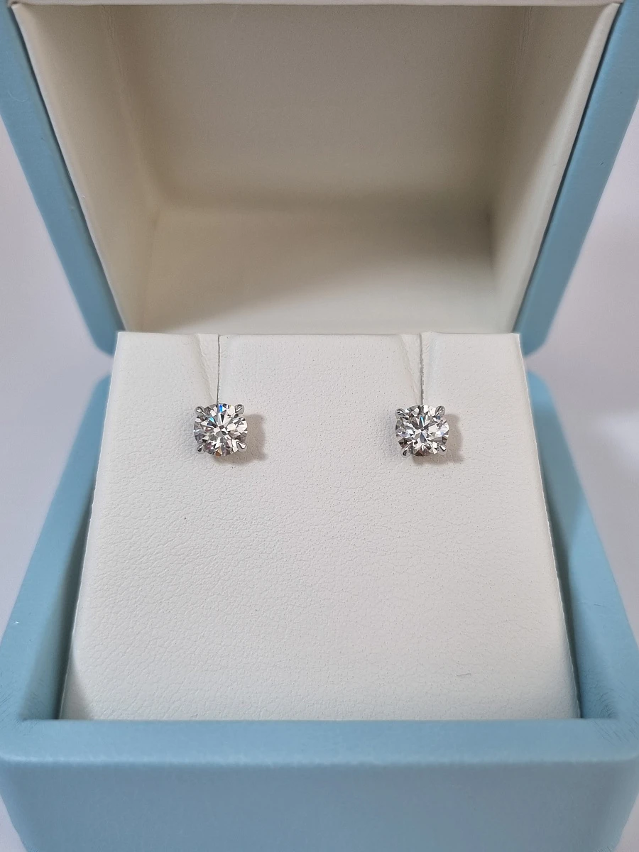 Купить украшение NO NAME СЕРЬГИ 0,73/0,73 ct. K/VS2 : в наличии в Москве!