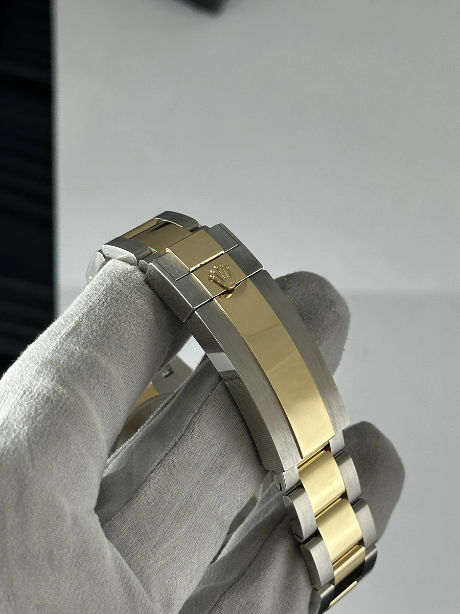 Купить элитные часы Rolex Submariner 41 mm Oystersteel and Yellow Gold 126613LN: в наличии в Москве!