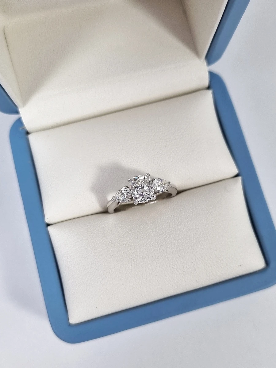 Купить украшение NO NAME Кольцо с бриллиантом 1,51 ct. I/VS1 : в наличии в Москве!