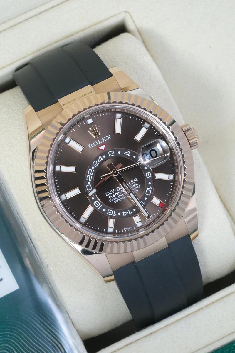Купить элитные часы Rolex Sky-Dweller 42Mm Everose Gold Chocolate Dial 336235: в наличии в Москве!