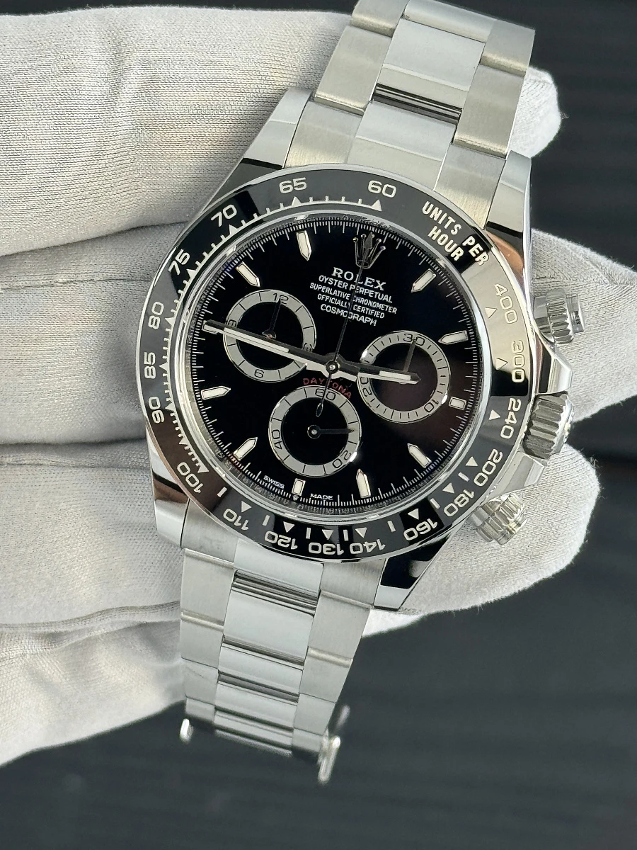 Купить элитные часы Rolex Cosmograph Daytona Oyster, 40 mm, Oystersteel 126500LN: в наличии в Москве!