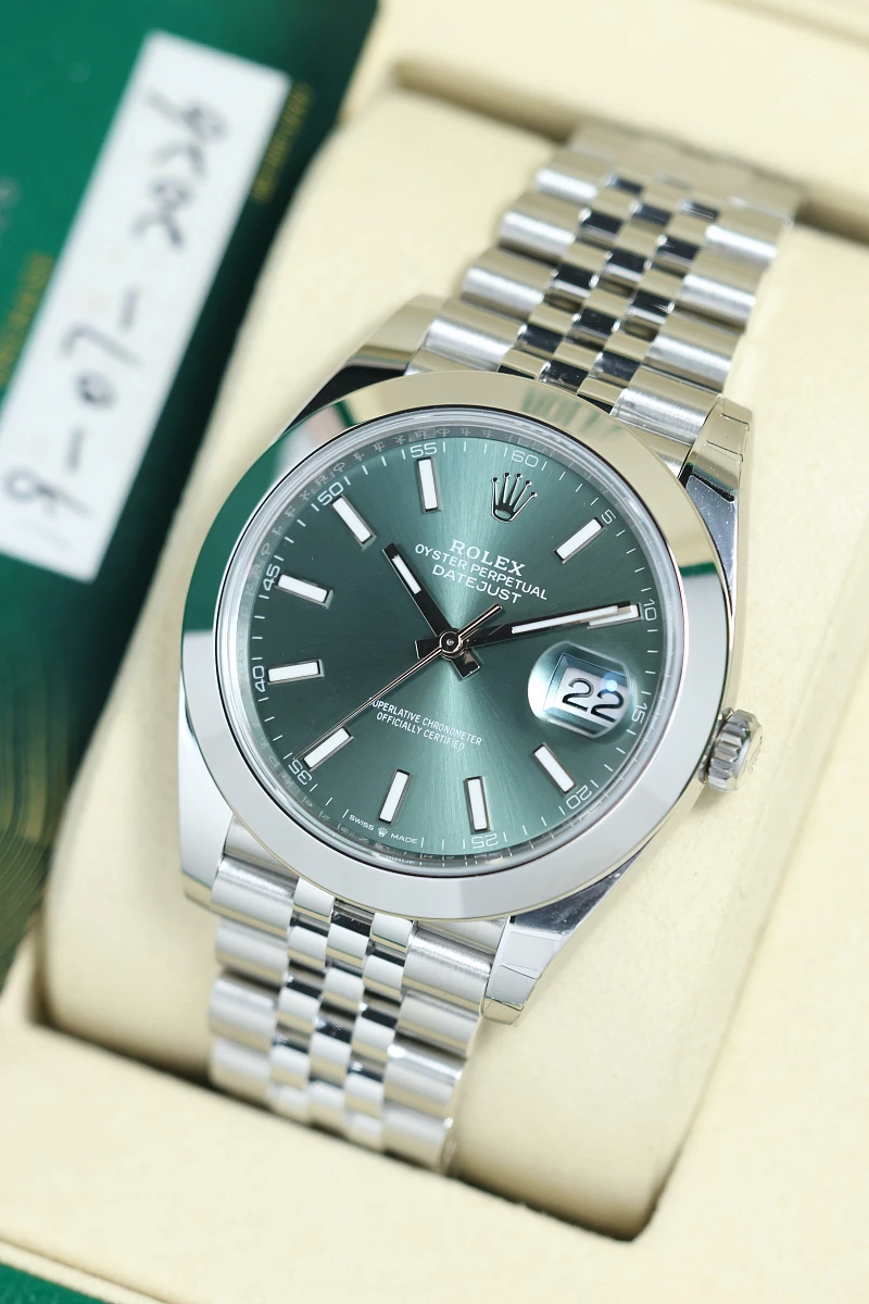 Купить элитные часы Rolex Oyster Perpetual Datejust 41 Mm Mint Green 126300: в наличии в Москве!