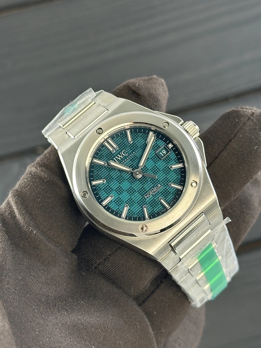 Купить элитные часы Iwc Ingenieur 40mm Automatic Watch Green Dial  IW328903: в наличии в Москве!