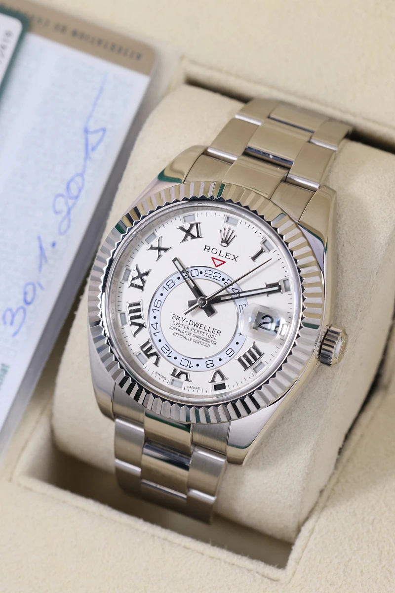 Купить элитные часы Rolex Sky-Dweller White Gold White Dial 326939: в наличии в Москве!