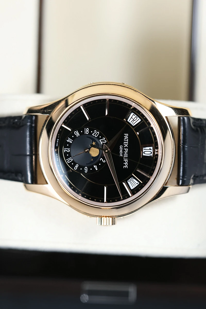 Купить элитные часы Patek Philippe Annual Calendar Rose Gold Black Dial 5205R-010: в наличии в Москве!
