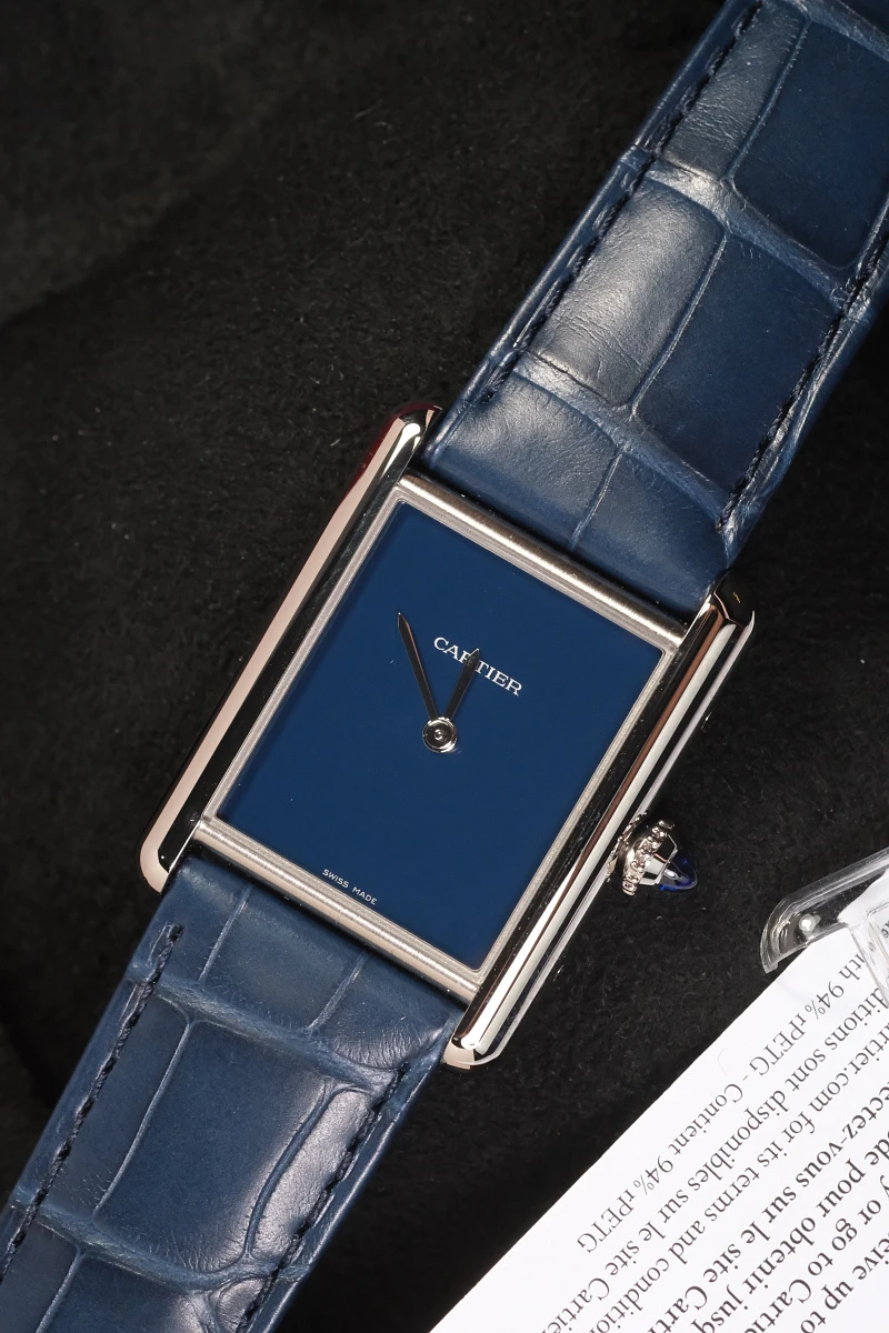 Купить элитные часы Cartier Tank Must De Cartier Blue Large WSTA0055: в наличии в Москве!