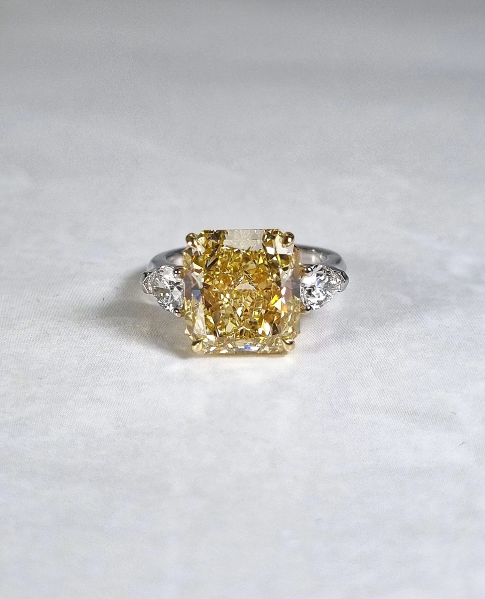 Купить украшение NO NAME Кольцо с бриллиантом 8,13 ct. FBY/VS2 : в наличии в Москве!