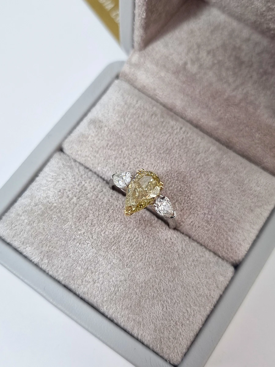 Купить украшение NO NAME КОЛЬЦО С БРИЛЛИАНТОМ 2,12 ct. FBY/Si1 : в наличии в Москве!