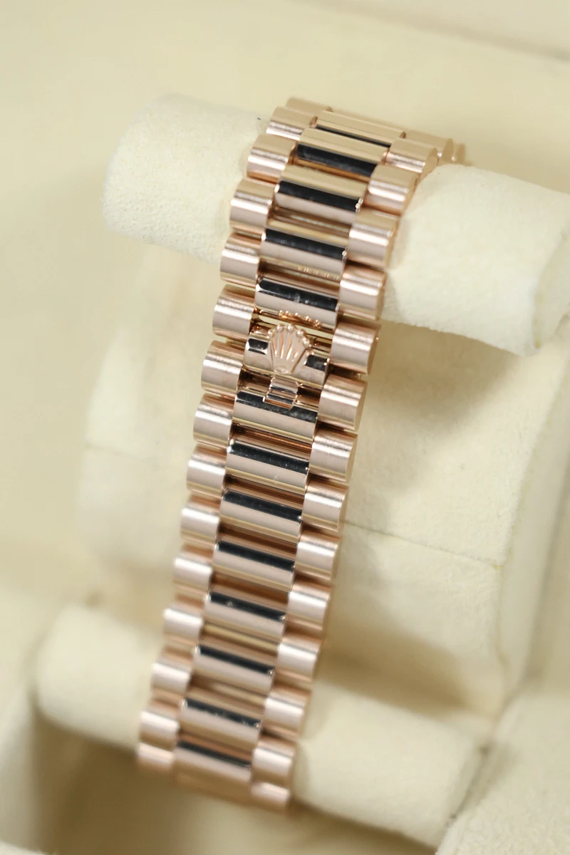 Rolex Day-Date Rose Gold Olive Dial 228235 — фото 5
