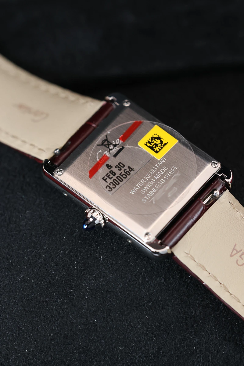 Купить элитные часы Cartier Tank Must De Cartier Red Large WSTA0113: в наличии в Москве!