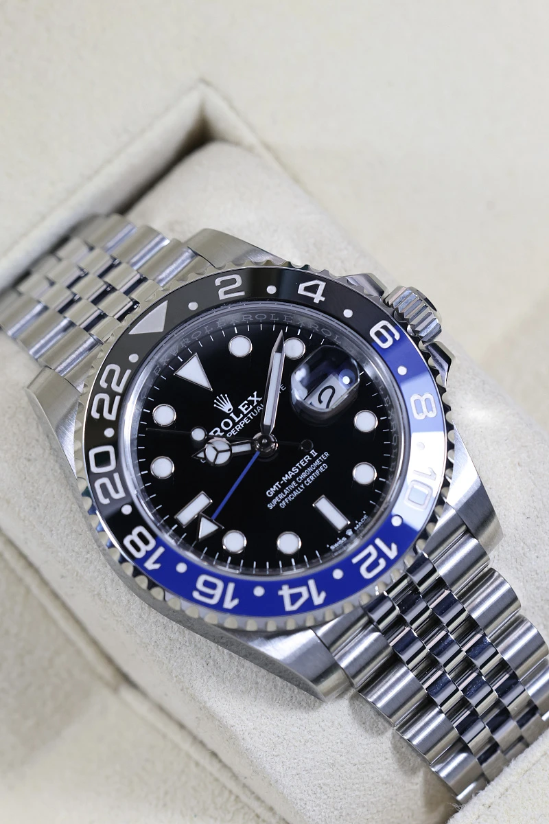 Купить элитные часы Rolex Gmt-Master Ii Batman 126710BLNR: в наличии в Москве!