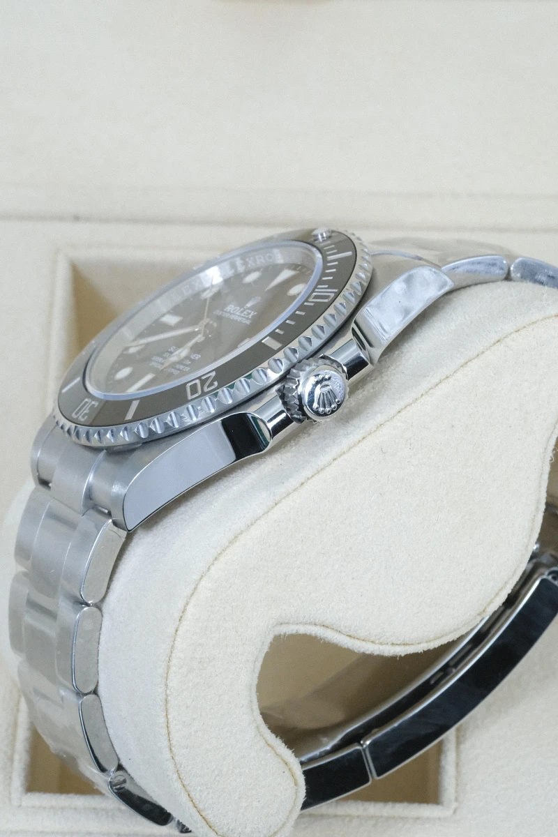 Купить элитные часы Rolex Submariner No Date Steel 124060: в наличии в Москве!