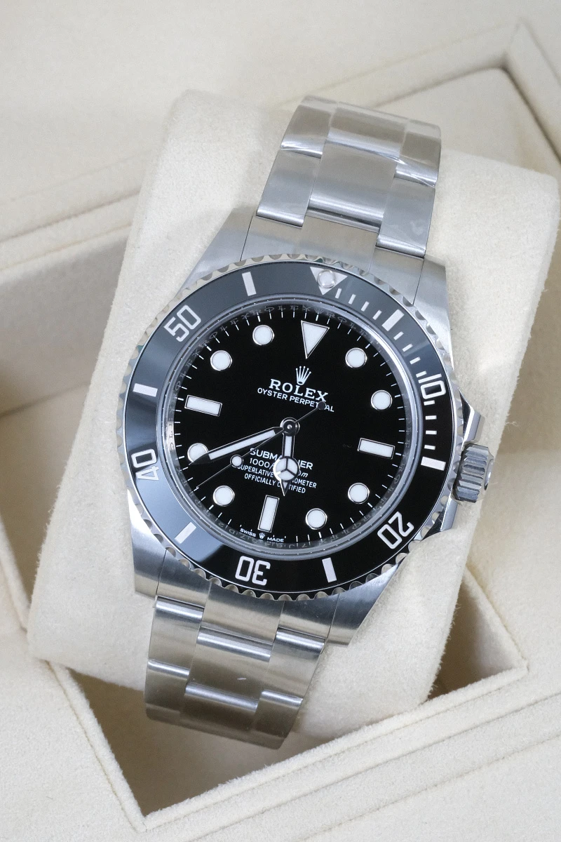 Купить элитные часы Rolex Submariner No Date Steel 124060: в наличии в Москве!