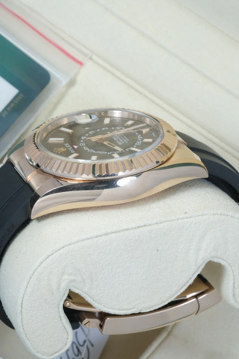 Купить элитные часы Rolex Sky-Dweller 42Mm Everose Gold Chocolate Dial 336235: в наличии в Москве!