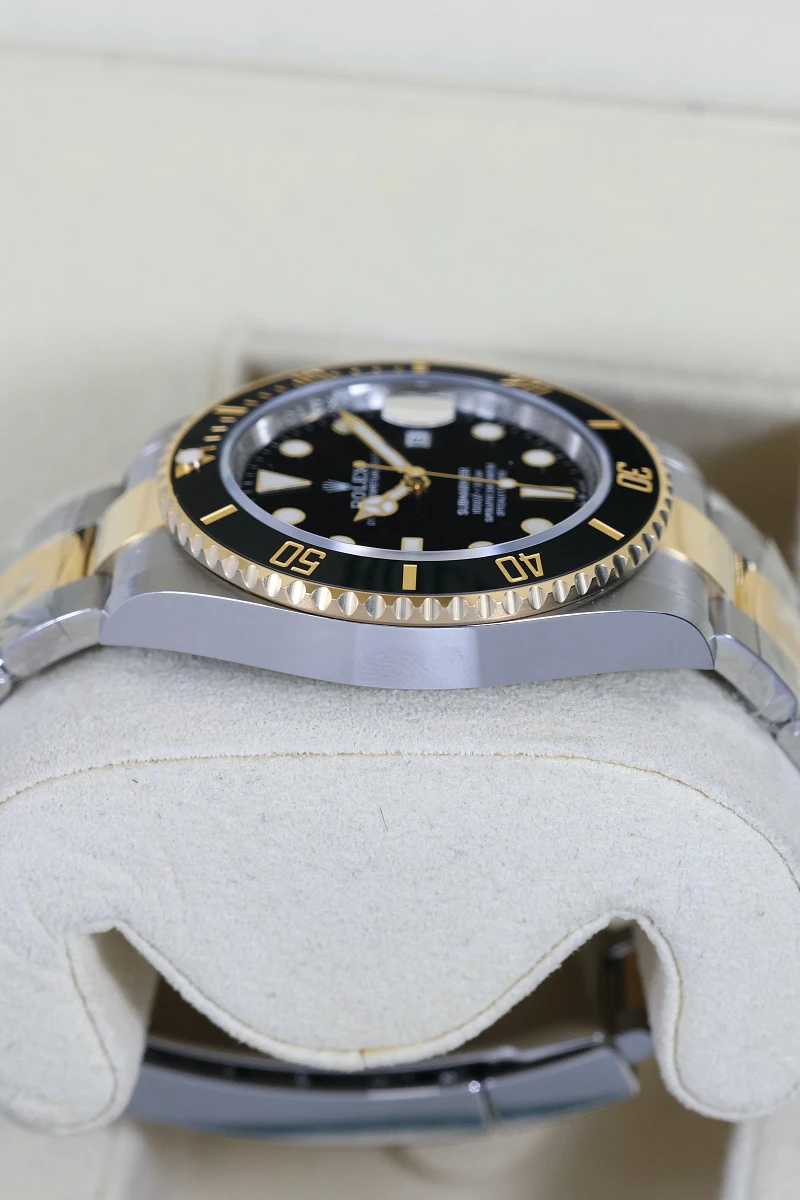 Купить элитные часы Rolex Submariner Steel &amp; Yellow Gold Black Dial 126613LN: в наличии в Москве!