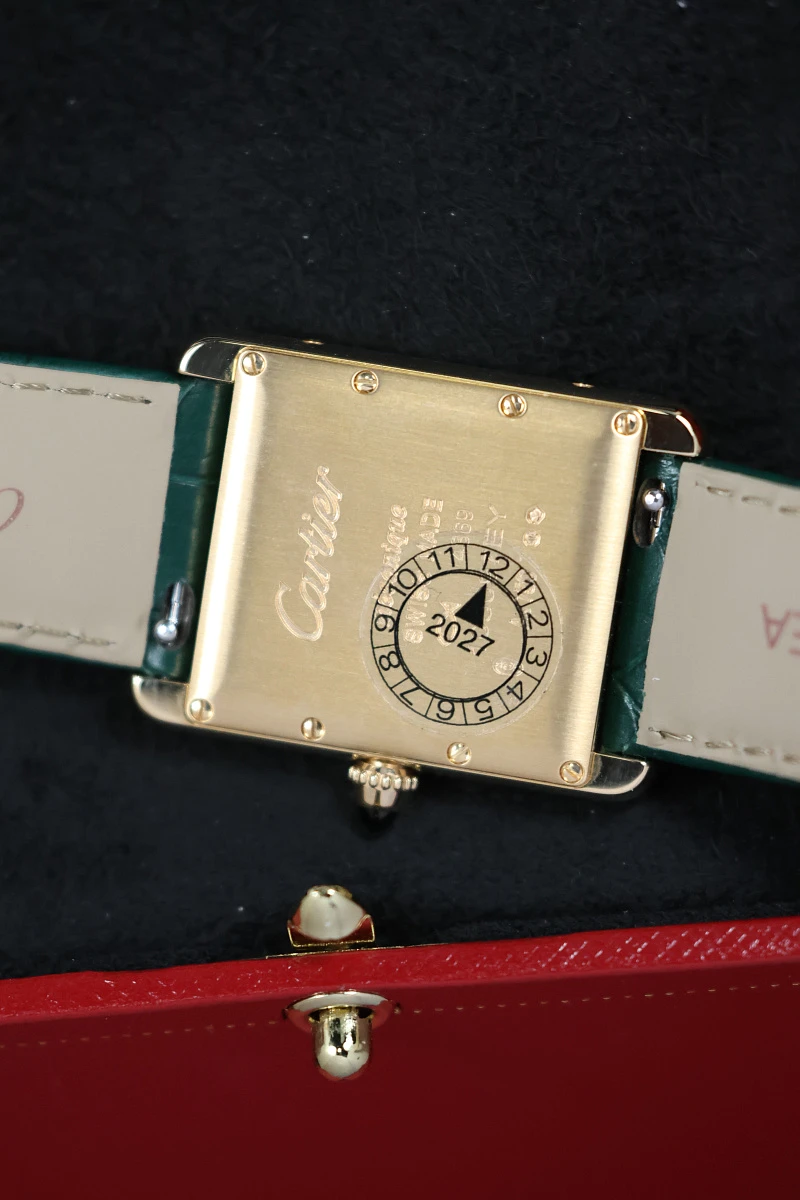 Купить элитные часы Cartier Tank Must De Cartier Yellow Gold Green Large WGTA0191: в наличии в Москве!