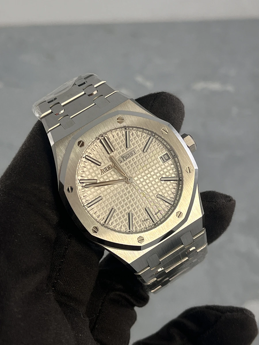 Купить элитные часы Audemars Piguet Royal Oak Selfwinding 15510ST.OO.1320ST.08: в наличии в Москве!
