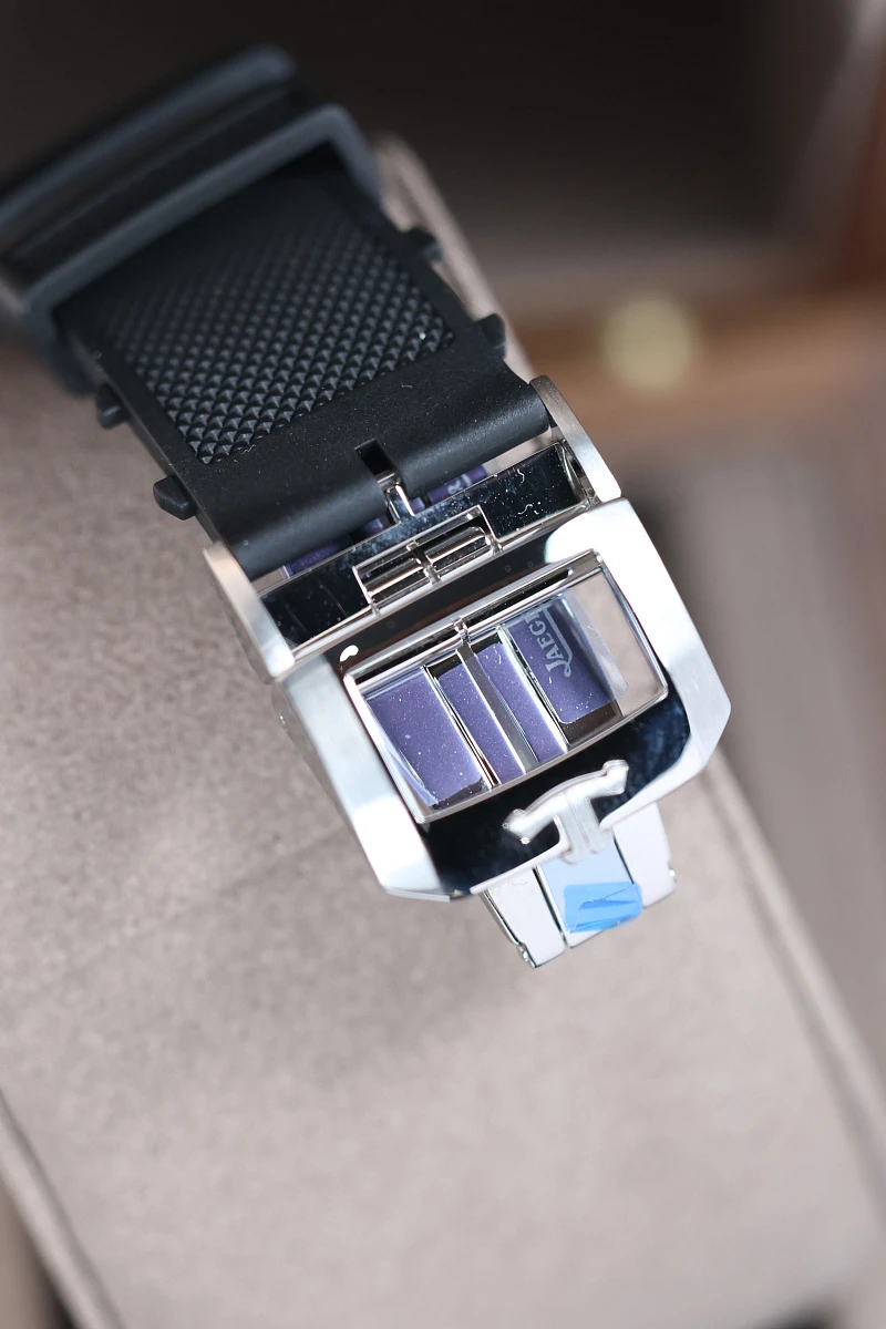 Купить элитные часы Jaeger-LeCoultre Polaris Date Black Dial Q906867J: в наличии в Москве!