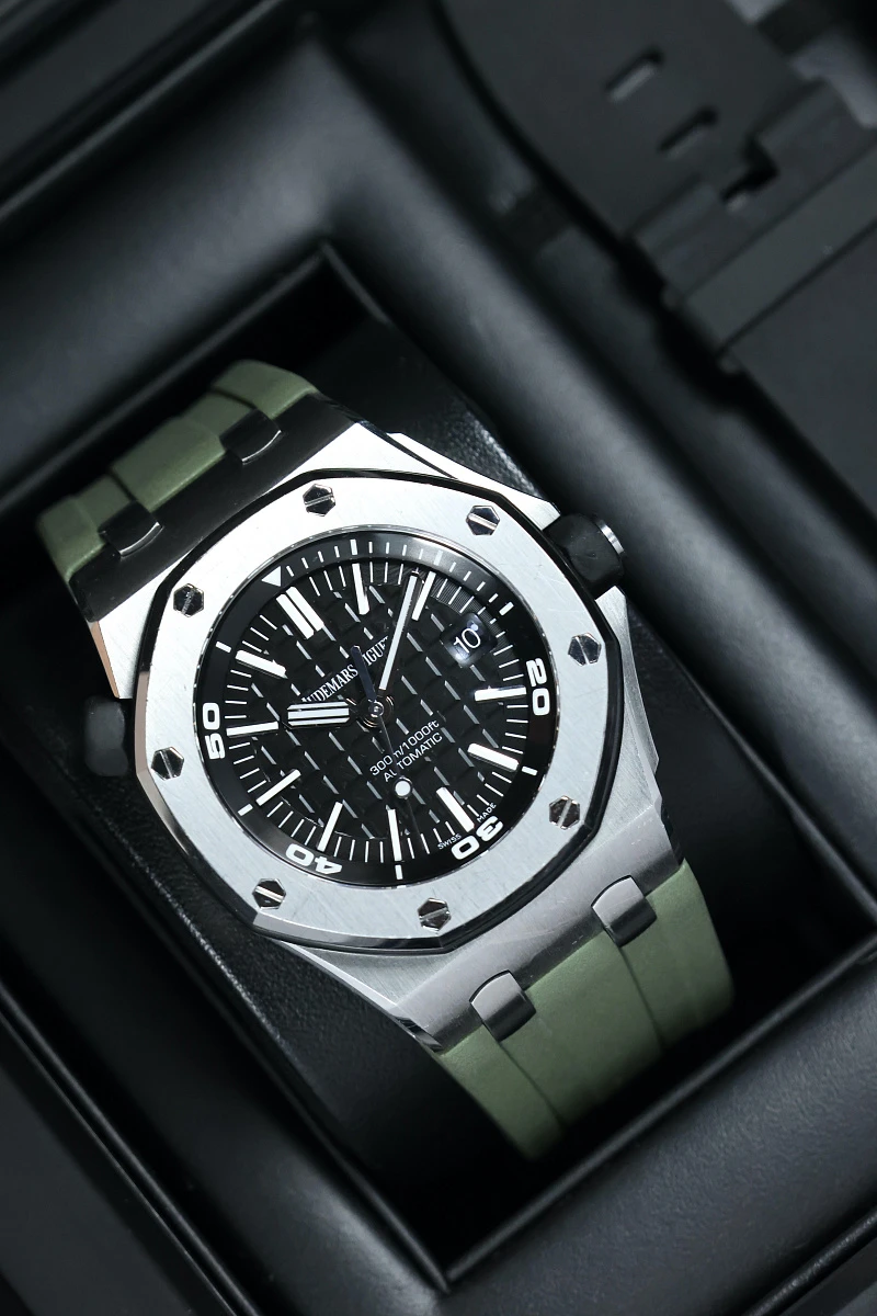 Купить элитные часы Audemars Piguet Royal Oak Offshore Diver 42Mm 15710ST.OO.A002CA.01: в наличии в Москве!