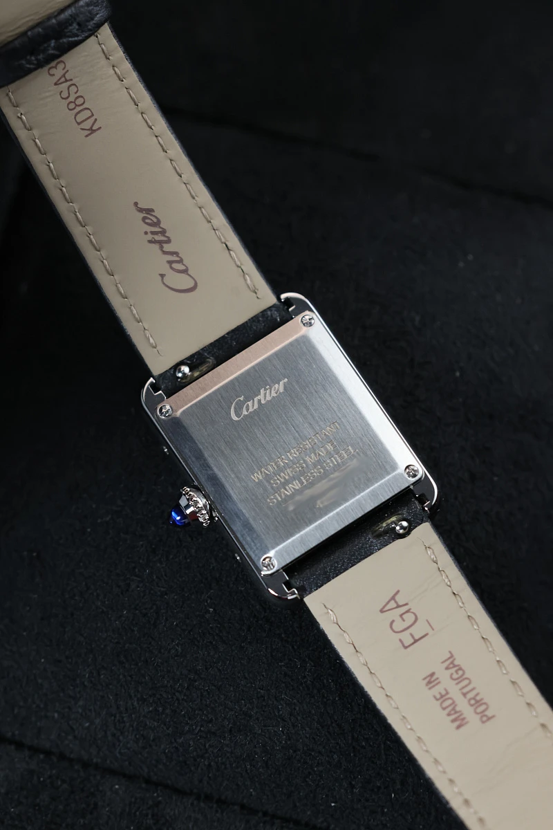 Купить элитные часы Cartier Tank Must De Cartier Small Model WSTA0135: в наличии в Москве!