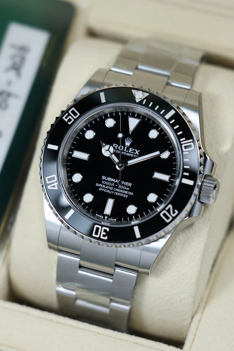 Купить элитные часы Rolex Submariner No Date Steel 124060: в наличии в Москве!