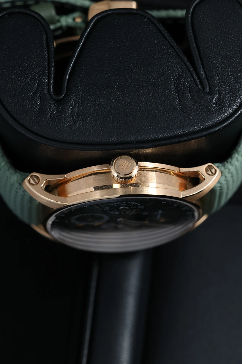 Купить элитные часы Audemars Piguet Code 11.59 Perpetual Calendar 38 mm Rose Gold Limited Edition 26441OR.OO.D405CR.01: в наличии в Москве!