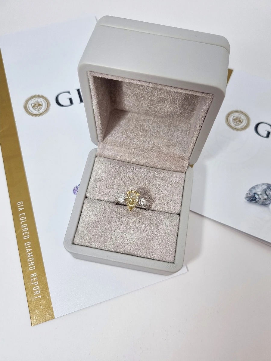 Купить украшение NO NAME КОЛЬЦО С БРИЛЛИАНТОМ 2,12 ct. FBY/Si1 : в наличии в Москве!