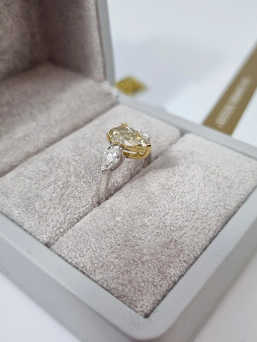 Купить украшение NO NAME КОЛЬЦО С БРИЛЛИАНТОМ 2,12 ct. FBY/Si1 : в наличии в Москве!