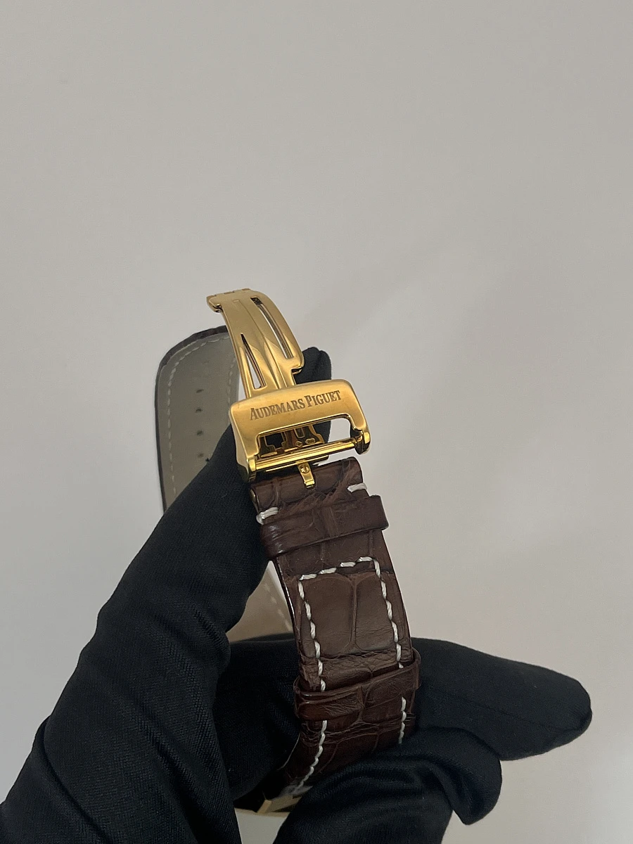 Купить элитные часы Audemars Piguet Royal Oak Chronograph 39 Mm 26022BA.OO.D088CR.01: в наличии в Москве!