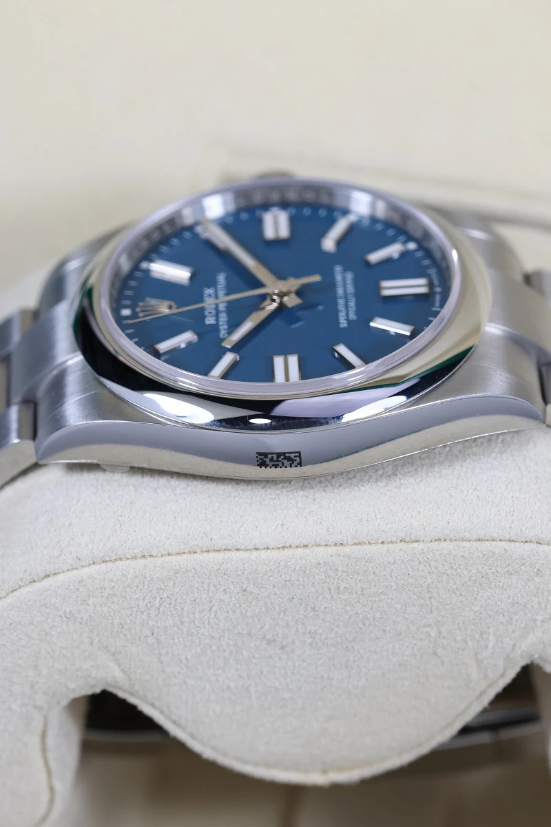 Rolex Oyster Perpetual 41 Mm Med Blue Dial 134300 — фото 4