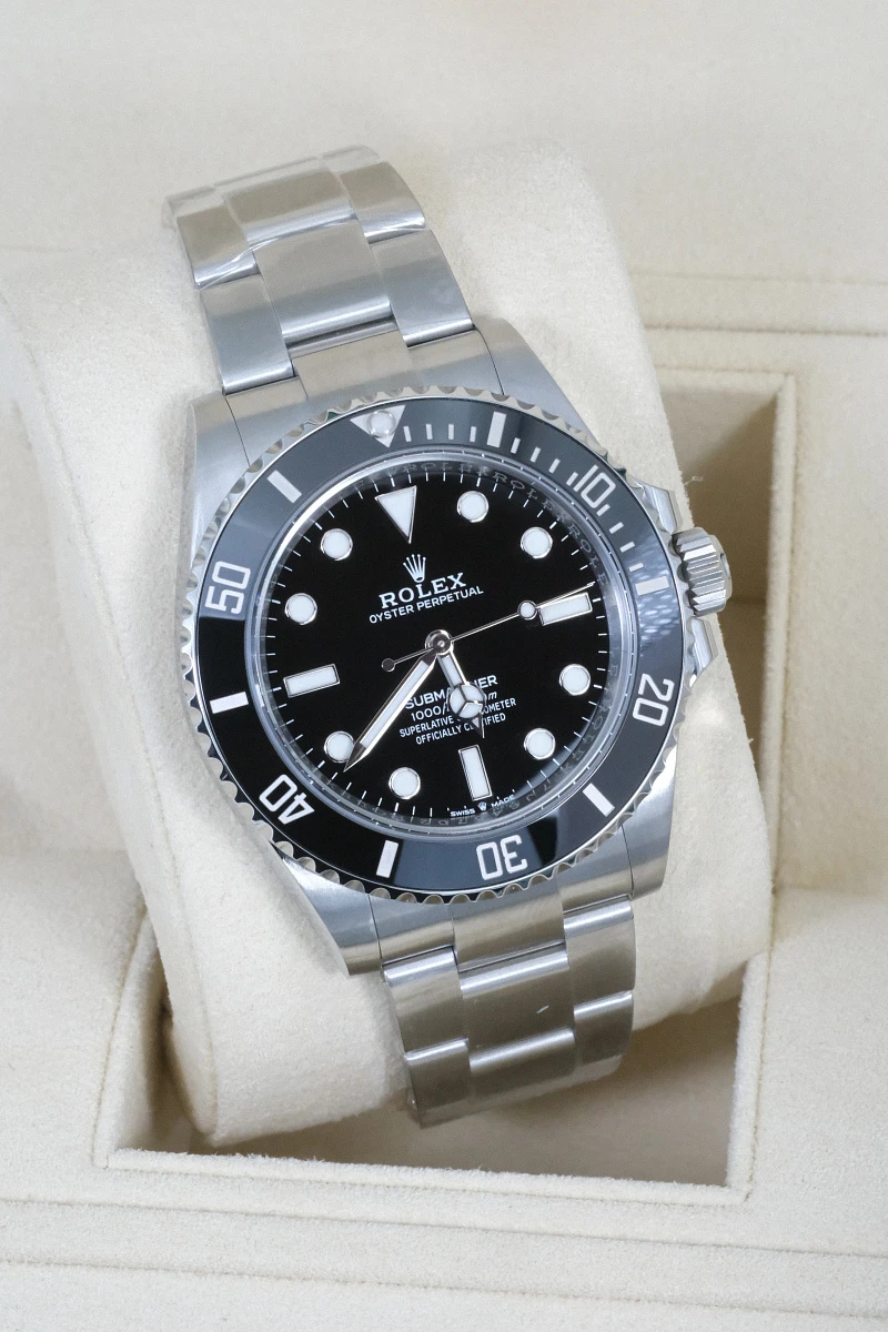 Купить элитные часы Rolex Submariner No Date Steel 124060: в наличии в Москве!