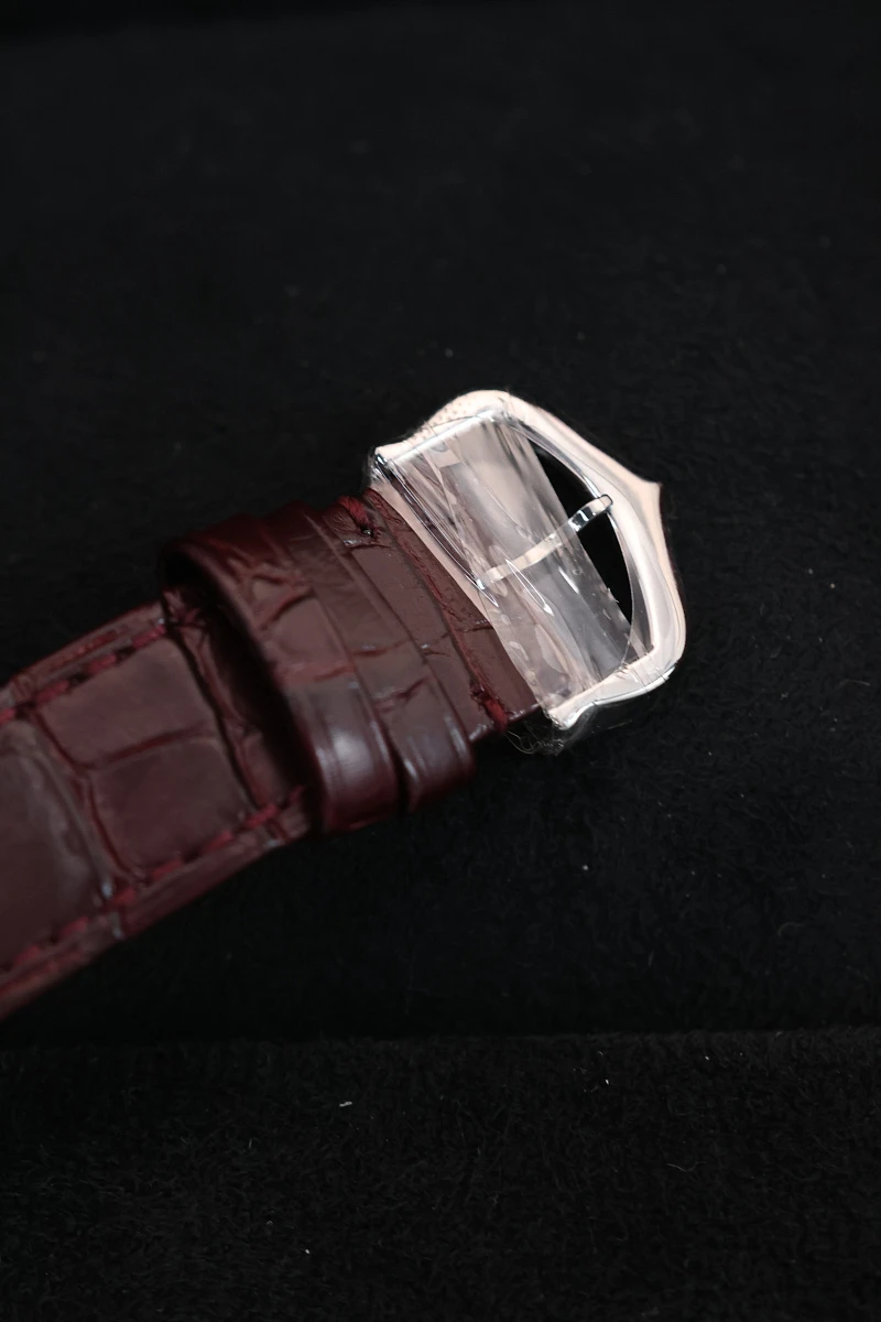 Купить элитные часы Cartier Tank Must De Cartier Red Large WSTA0113: в наличии в Москве!