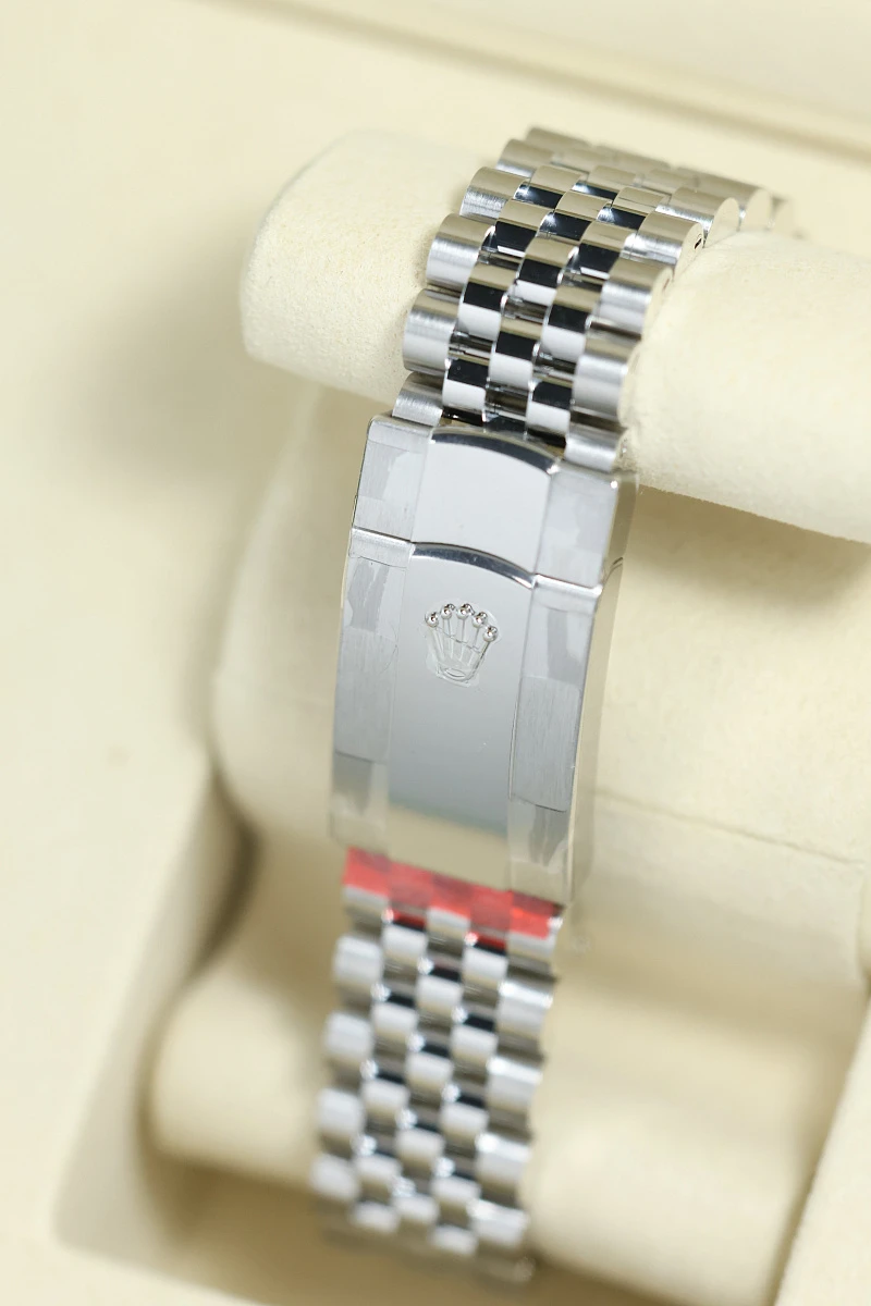Купить элитные часы Rolex Oyster Perpetual Datejust 41 Mm Mint Green 126300: в наличии в Москве!