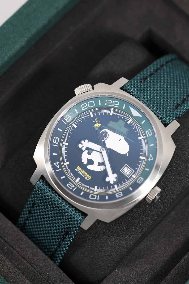Bamford Limited Edition Peanuts "Beagle Scout" GMT Limited Edition For Hodinkee SNOOPY H — фото 3