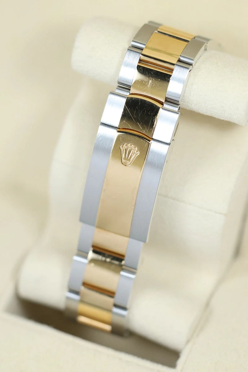 Купить элитные часы Rolex Sky-Dweller Steel Gold Champagne Dial 326933: в наличии в Москве!