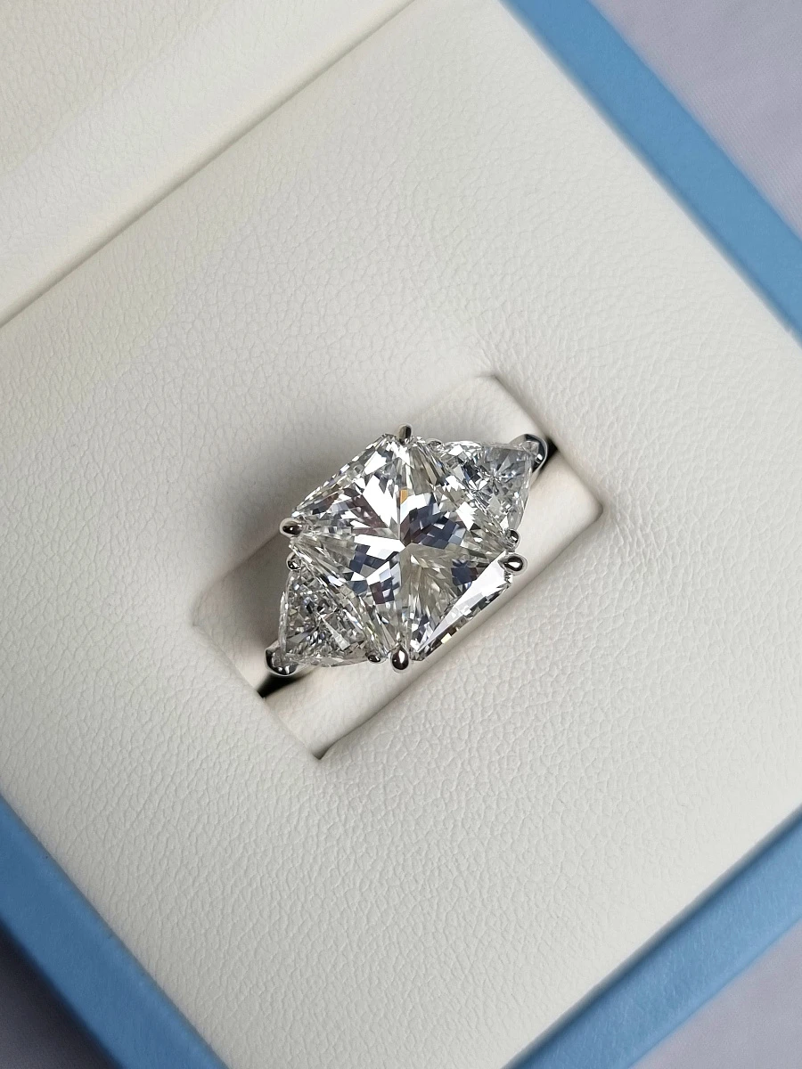 Купить украшение NO NAME Кольцо с бриллиантом 5,94 ct. I/VS2 : в наличии в Москве!