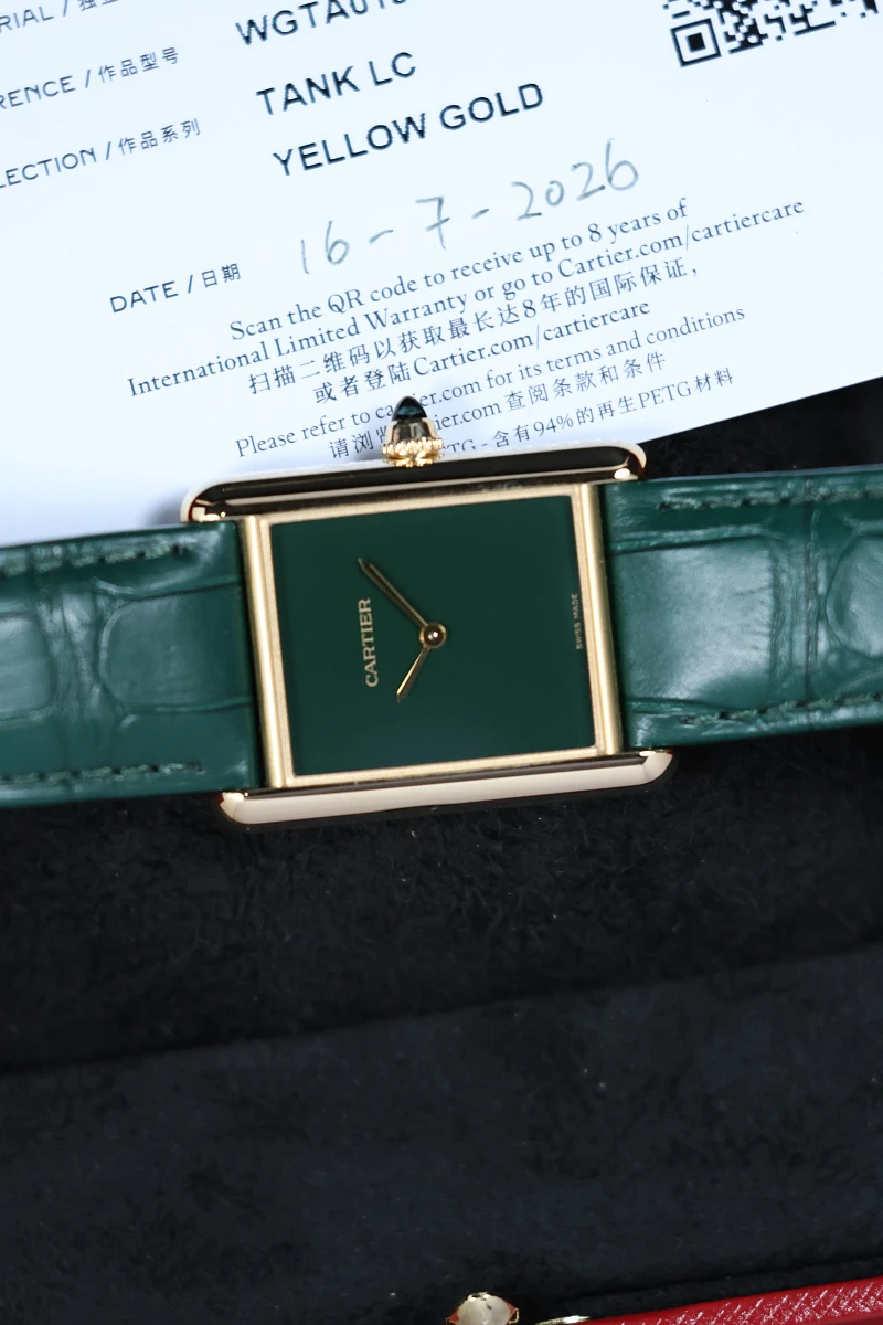 Купить элитные часы Cartier Tank Must De Cartier Yellow Gold Green Large WGTA0191: в наличии в Москве!