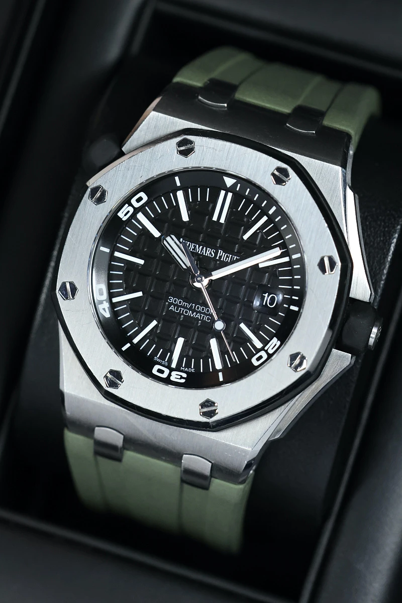 Купить элитные часы Audemars Piguet Royal Oak Offshore Diver 42Mm 15710ST.OO.A002CA.01: в наличии в Москве!