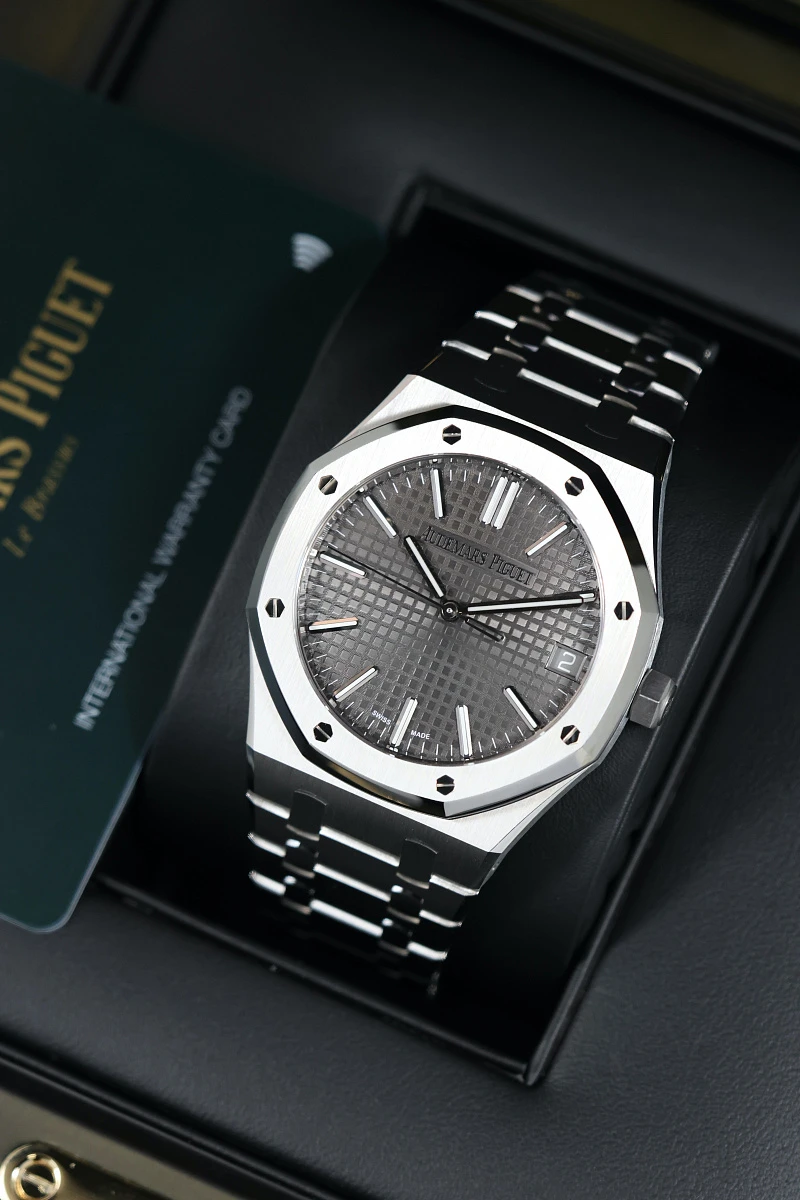 Купить элитные часы Audemars Piguet Royal Oak 41mm Selfwinding Grey Dial 15510ST.OO.1320ST.10: в наличии в Москве!