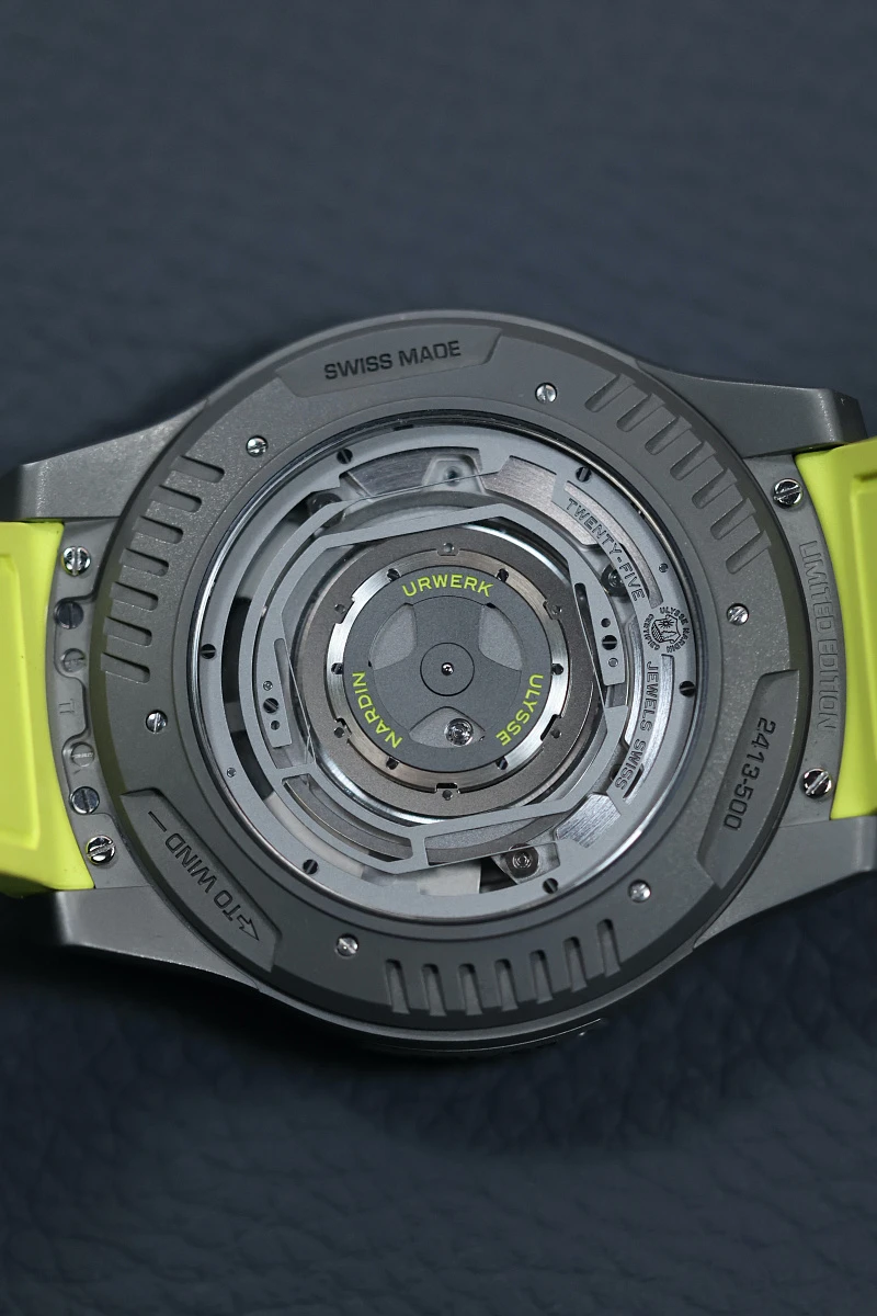 Купить элитные часы Urwerk UR-FREAK  2413-500LE-2A-UR/3B: в наличии в Москве!