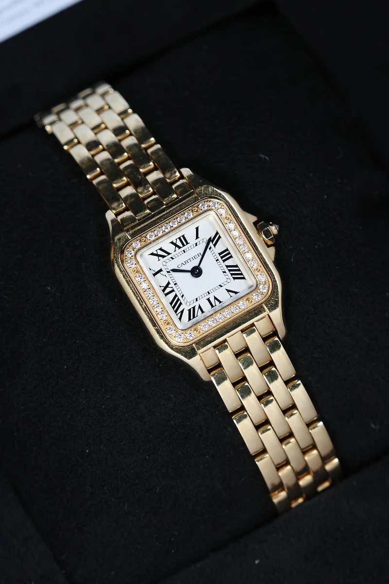 Купить элитные часы Cartier Panthere Yellow Gold Diamonds Small WJPN0048: в наличии в Москве!