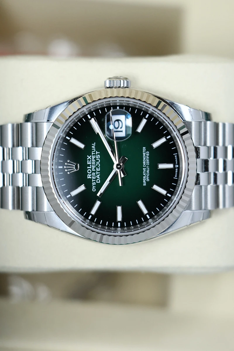 Купить элитные часы Rolex Datejust 36mm Steel &amp; White Gold Green Ombre Dial В пленках 126234-0059: в наличии в Москве!