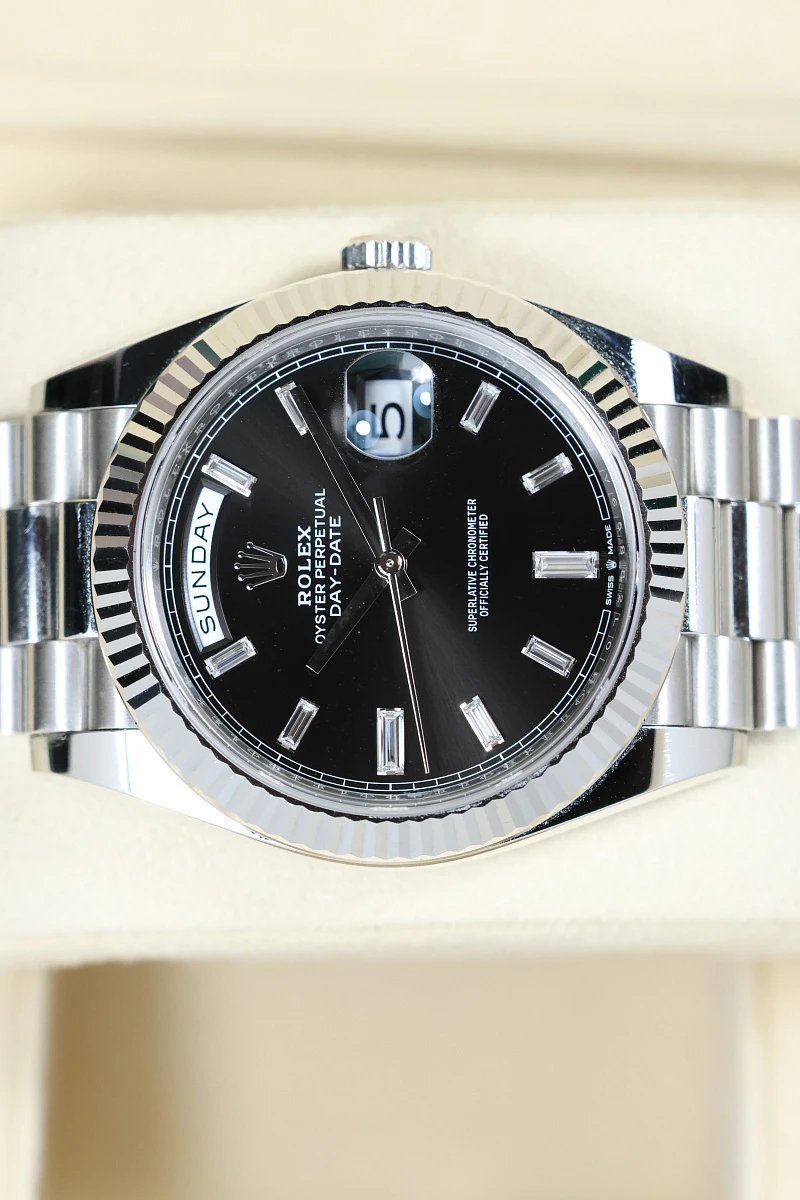 Купить элитные часы Rolex Day-Date 40 Oyster Perpetual Platinum Black Dial with Diamonds 228236: в наличии в Москве!