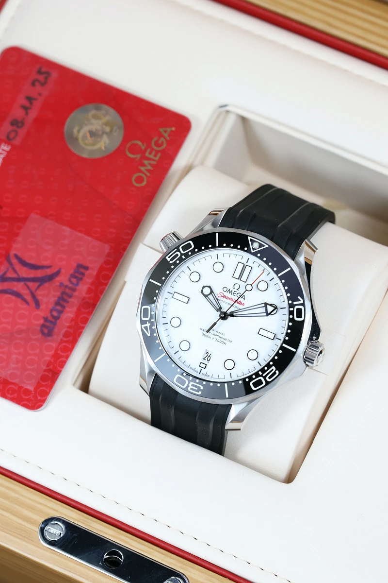 Купить элитные часы Omega Seamaster Diver 300 M Co-Axial Chronometer 42 Mm 210.32.42.20.04.001: в наличии в Москве!