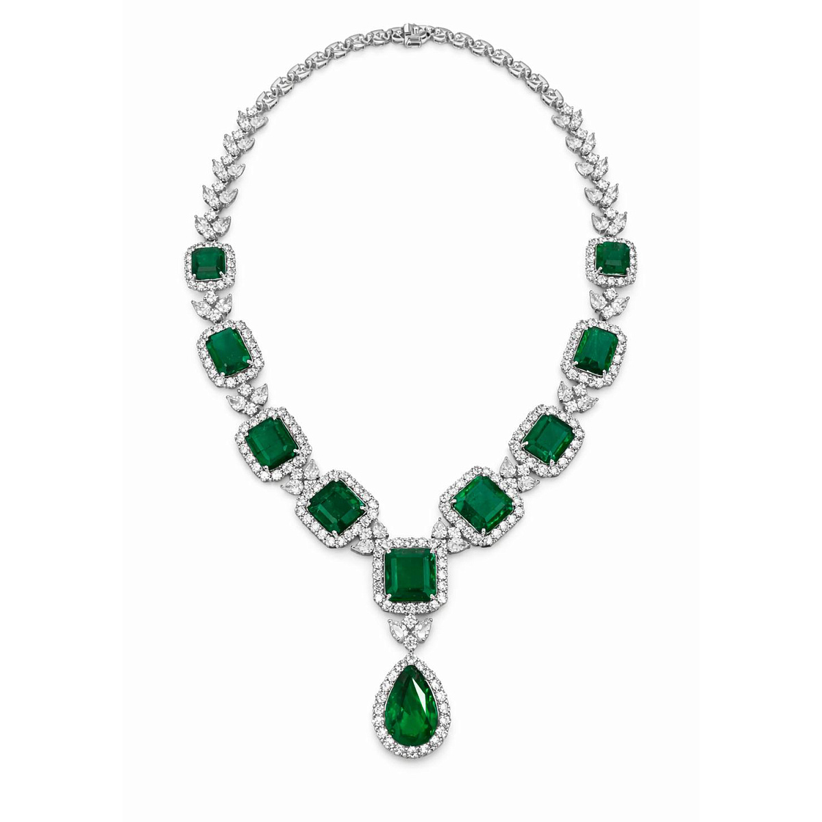 Studio jewelry Колье с изумрудами 49,71 ct.